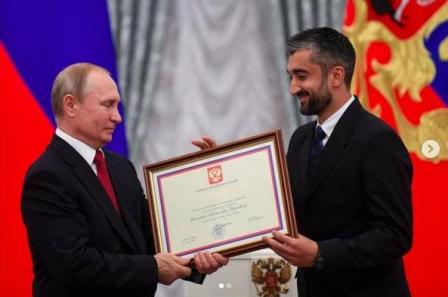Azərbaycanlı futbolçu Putinə təşəkkür etdi  - FOTO